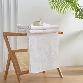 Classic Quilts Boutique White Throw