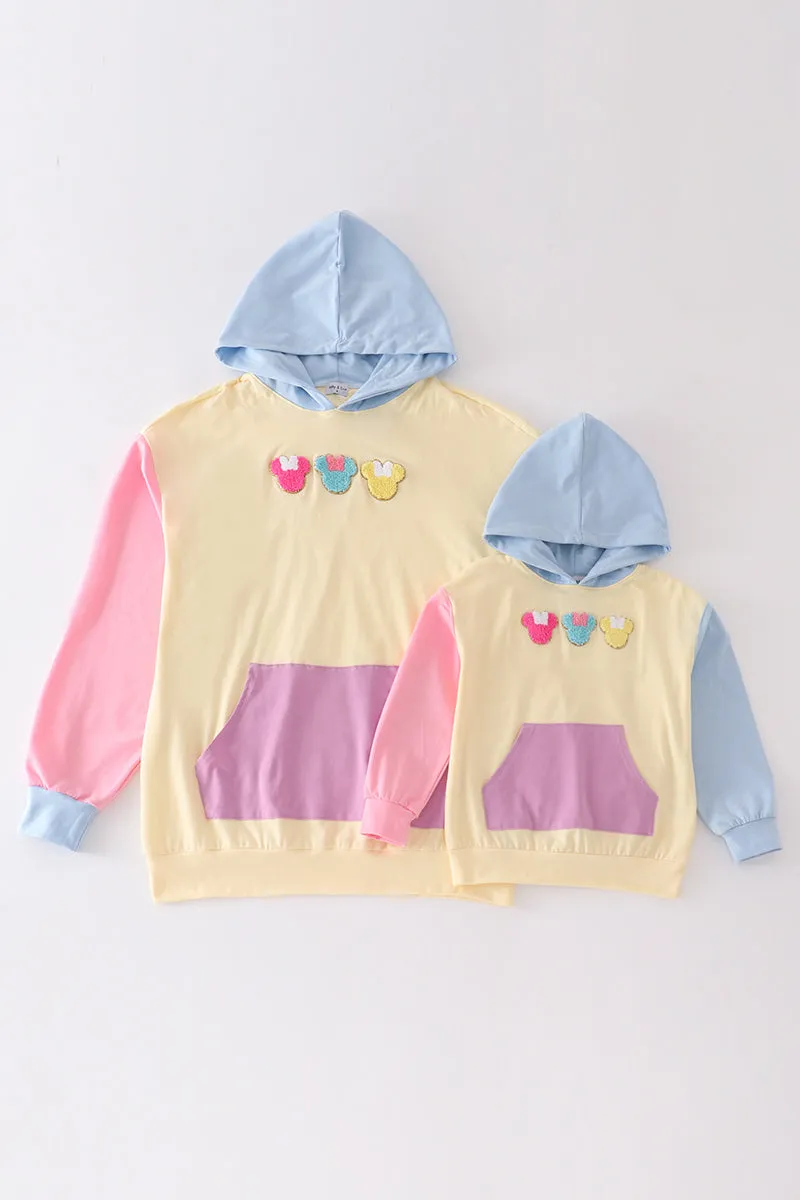 Color blocked character french knot mom & me hoodie top