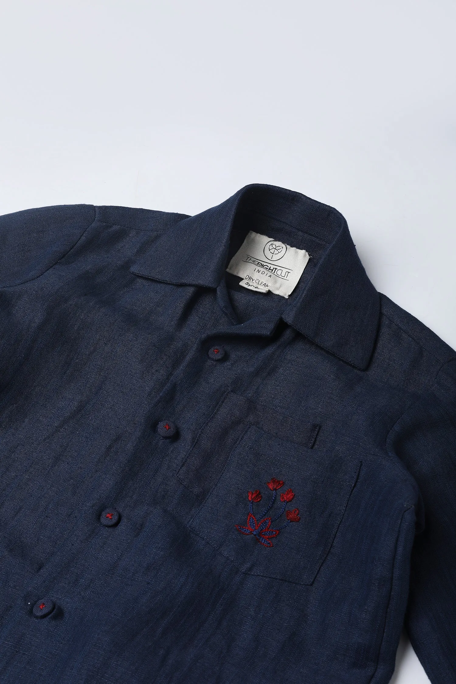 Minimalist dual pocket shirt