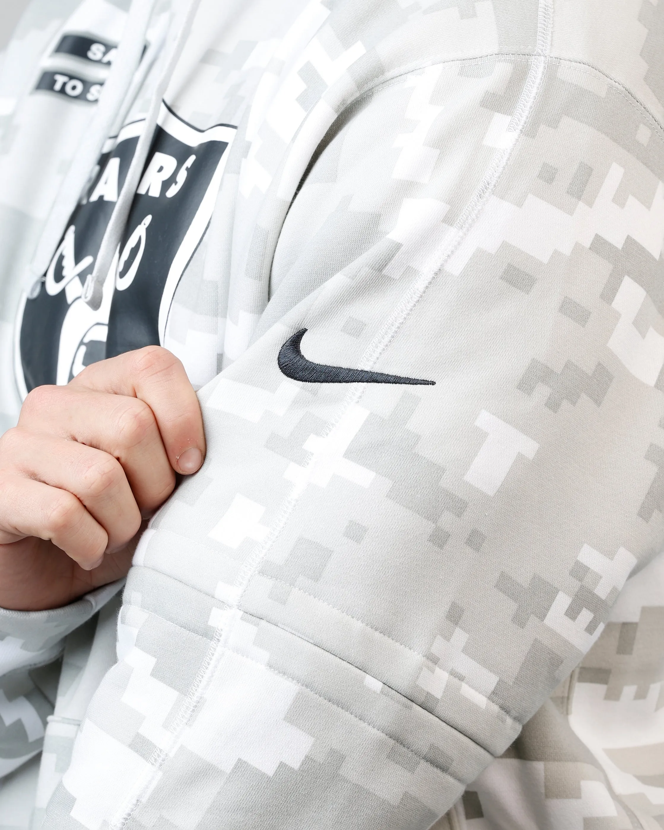 Nike Las Vegas Raiders Salute to Service Hoodie Camouflage